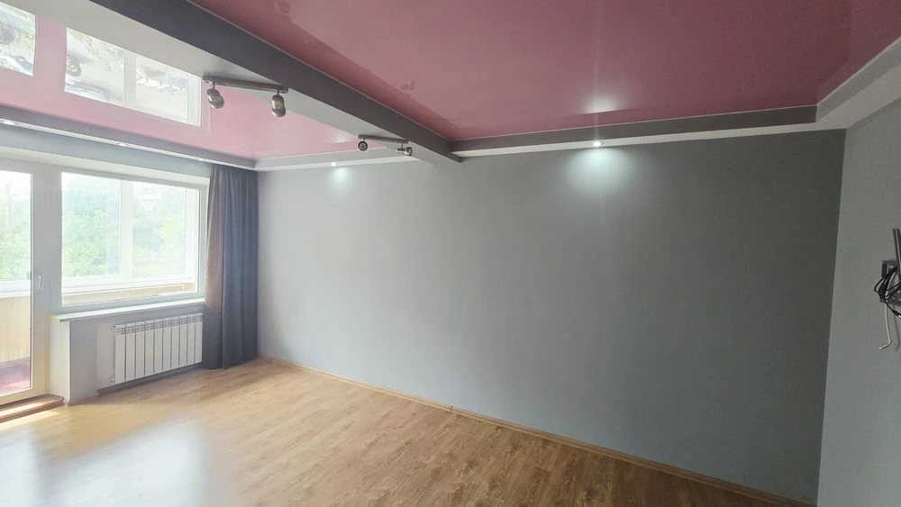 For sale 3 rooms + garage + storage room, Voenbud street