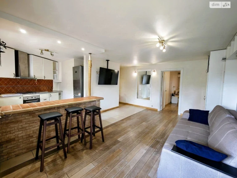 For sale Apartment Pershotravnevyi Massiv