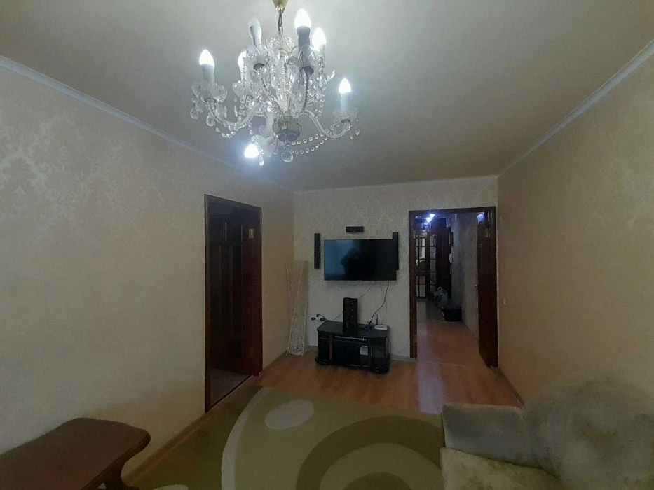3-room apartment for sale in the center | 5/9, 59m2, gas | metro Naukov