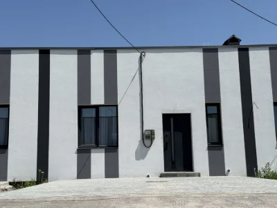 Продаж таунхауса з готовим ремонтом 70 м2 2 спальні кухня ві