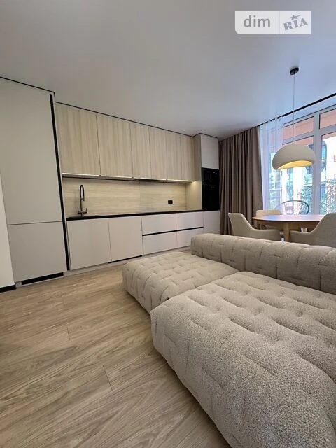 Sale of 1-room apartment 46.7 sq. m. on Rodiny Kistyakivskykh St. 1