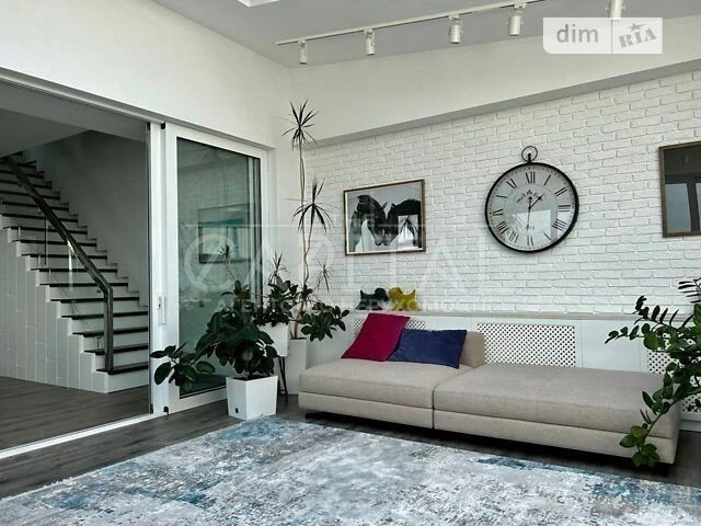 Sale of 3-room apartment 148 sq. m. on Mykola Mikhnovsky Blvd. 14-