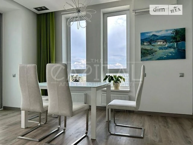 Sale of 3-room apartment 148 sq. m. on Mykola Mikhnovsky Blvd. 14-