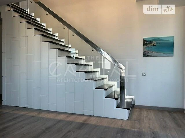 Sale of 3-room apartment 148 sq. m. on Mykola Mikhnovsky Blvd. 14-