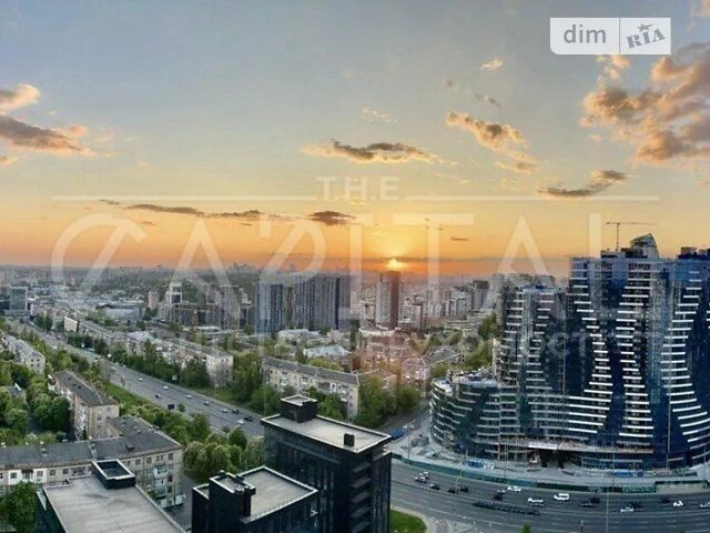 Sale of 3-room apartment 148 sq. m. on Mykola Mikhnovsky Blvd. 14-