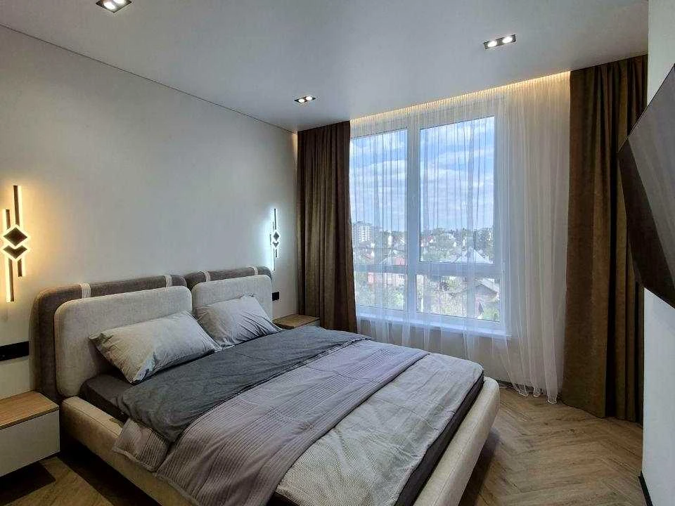 Apartment. Ivano-Frankivsk, Yuliana Pelesha St., 3, k.