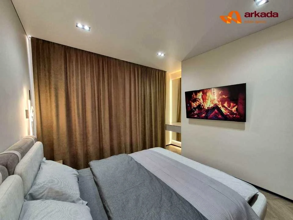 Apartment. Ivano-Frankivsk, Yuliana Pelesha St., 3, k.