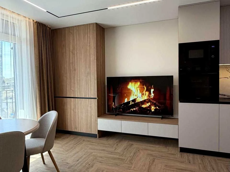 Apartment. Ivano-Frankivsk, Yuliana Pelesha St., 3, k.