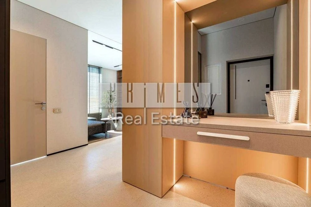Sale of 3-room apartment 86 sq. m. on Andriy Verkhoglyada St. 15B •