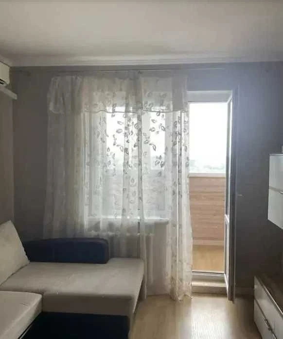 I will sell a 3-room apartment with renovations of the Karavaeva dacha, Yablonskaya 6 pro