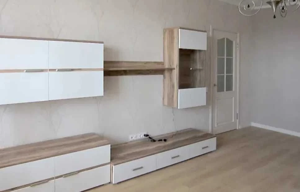I will sell a 3-room apartment with renovations of the Karavaeva dacha, Yablonskaya 6 pro