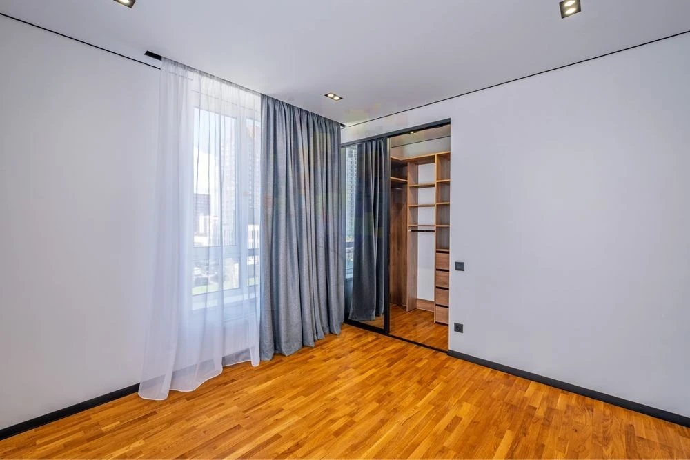 No commission 3-room apartment for sale in residential complex Varshavsky 3/ 88 m2/Varsha
