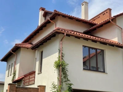 Complex "White Flower"!  House on 6 acres! 16th century B. Fontana!