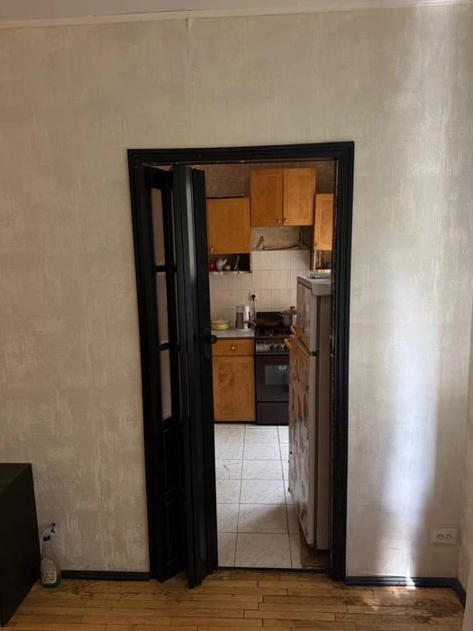 For sale a special 3-room apartment with a creative history • Sal