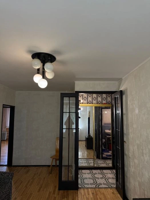 For sale a special 3-room apartment with a creative history • Sal