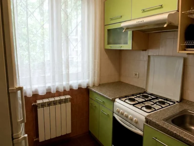 Apartment. Kharkiv, Traktorostudivnyky Ave.