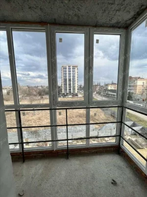Остання квартира новобудова на Степного Фронту