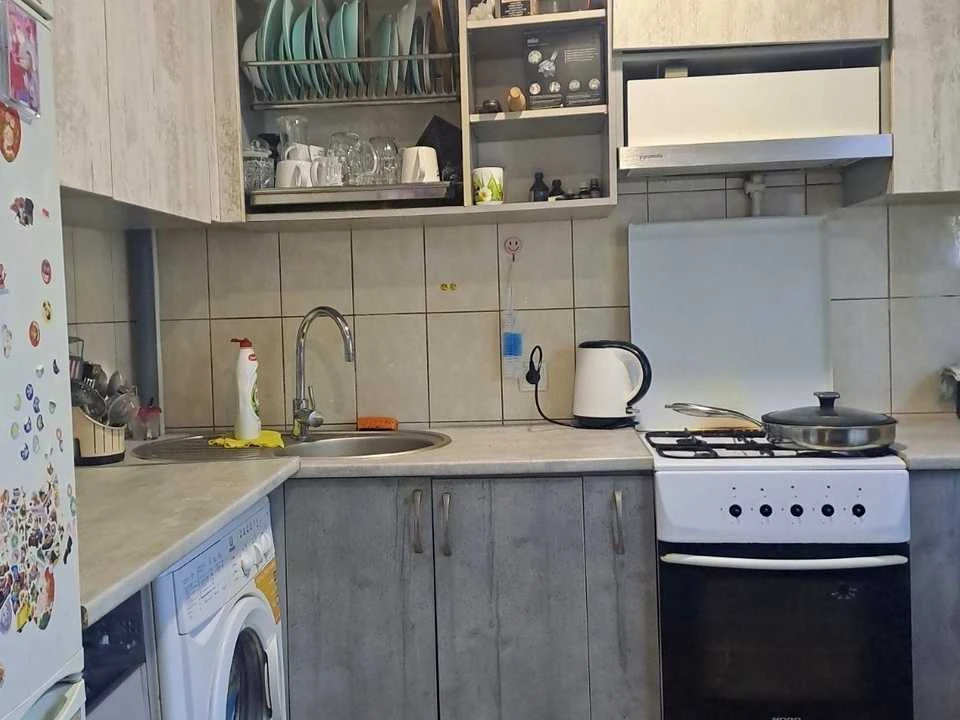 Apartment. Dnipro, Kyrgyzka St.
