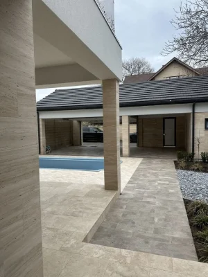 I will sell a new stylish house on the fountain, with a pool, no one