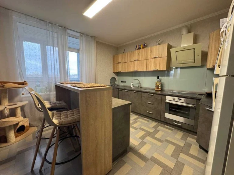 2-кімнатна квартира, 98 м² в новому будинку