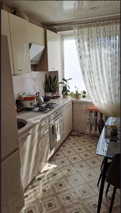 Продам квартиру 3-х комнатную по ул.Полонской Василенко 6Б
