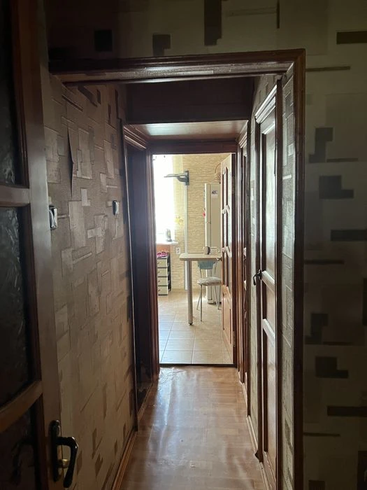 Продается своя трехкомнатная квартира.