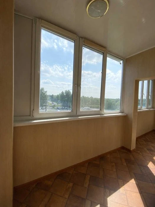 Продаж 4 кім. квартири  3 кім окремі Левада 3/9 . 2 балкони
