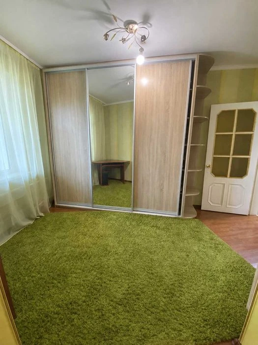 Продаж 4 кім. квартири  3 кім окремі Левада 3/9 . 2 балкони