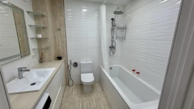 Продаж 2 к квартира на Вишеньці з власним двором