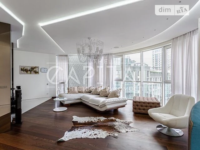 Sale of 3-room apartment 150 sq. m. on Andriy Verkhoglyada St. 20 •