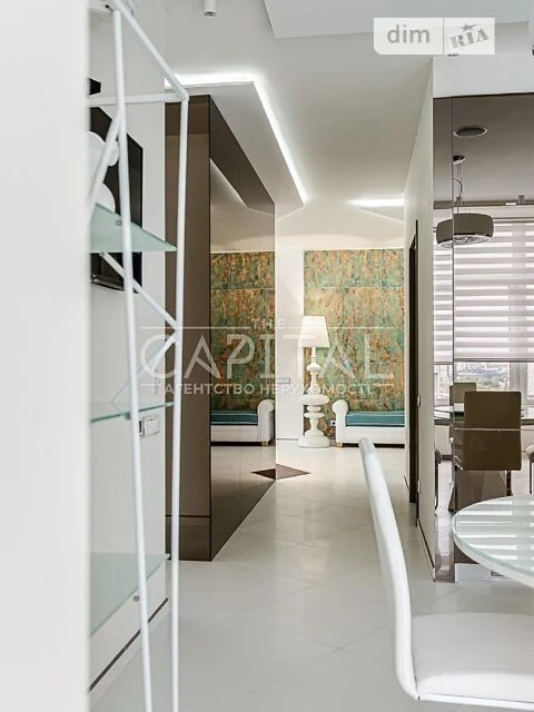 Sale of 3-room apartment 150 sq. m. on Andriy Verkhoglyada St. 20 •