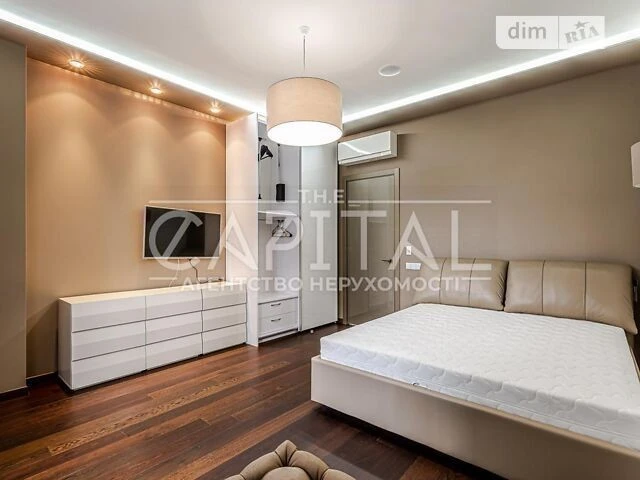 Sale of 3-room apartment 150 sq. m. on Andriy Verkhoglyada St. 20 •