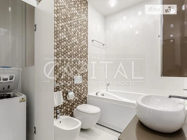 Sale of 3-room apartment 150 sq. m. on Andriy Verkhoglyada St. 20 •