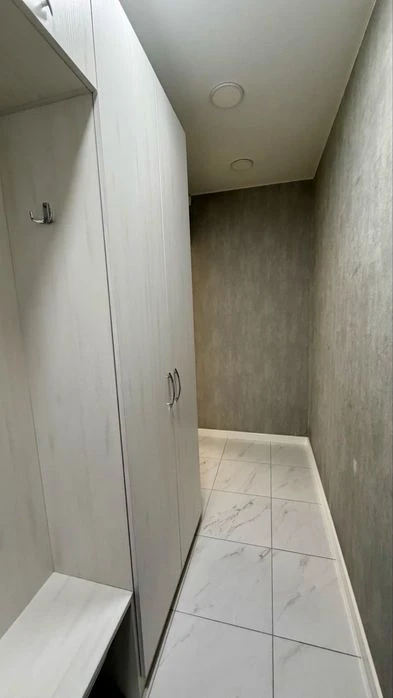 Продаж 2 к квартира на Вишеньці з власним двором