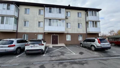 Продаж 2 к квартира на Вишеньці з власним двором