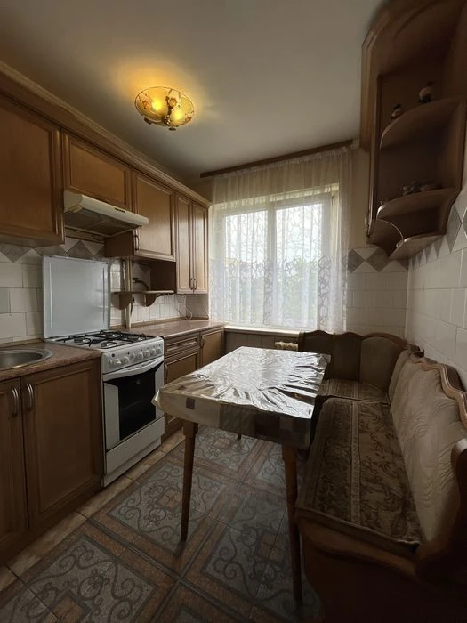 Центральна частина.В гарному стані продається квартира, вели