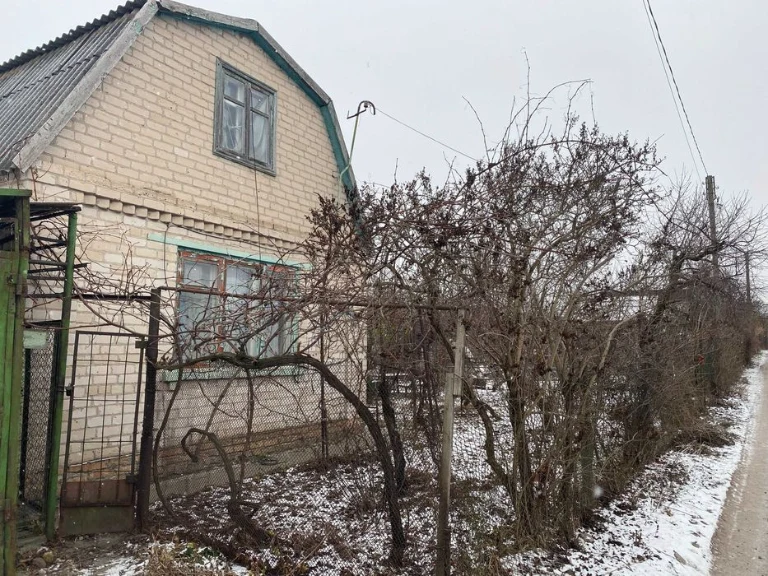 Продам Дом-Дачу на Большом Луге.