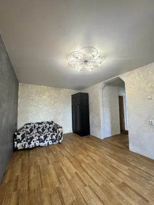 Продам 2к квартиру. Набережная победы 108. Победа 3