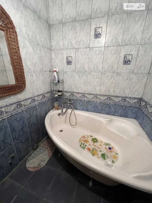 2-кімнатна квартира 50 м² з косметичним ремонтом на Виставка
