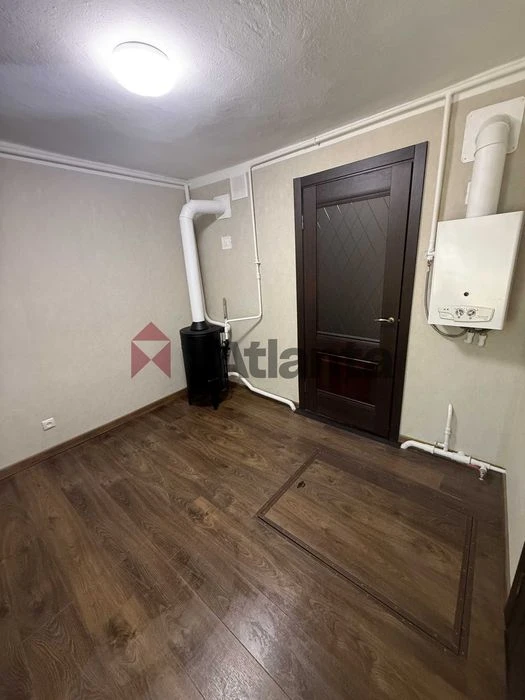 Cozy house on Slobidka with its own yard!