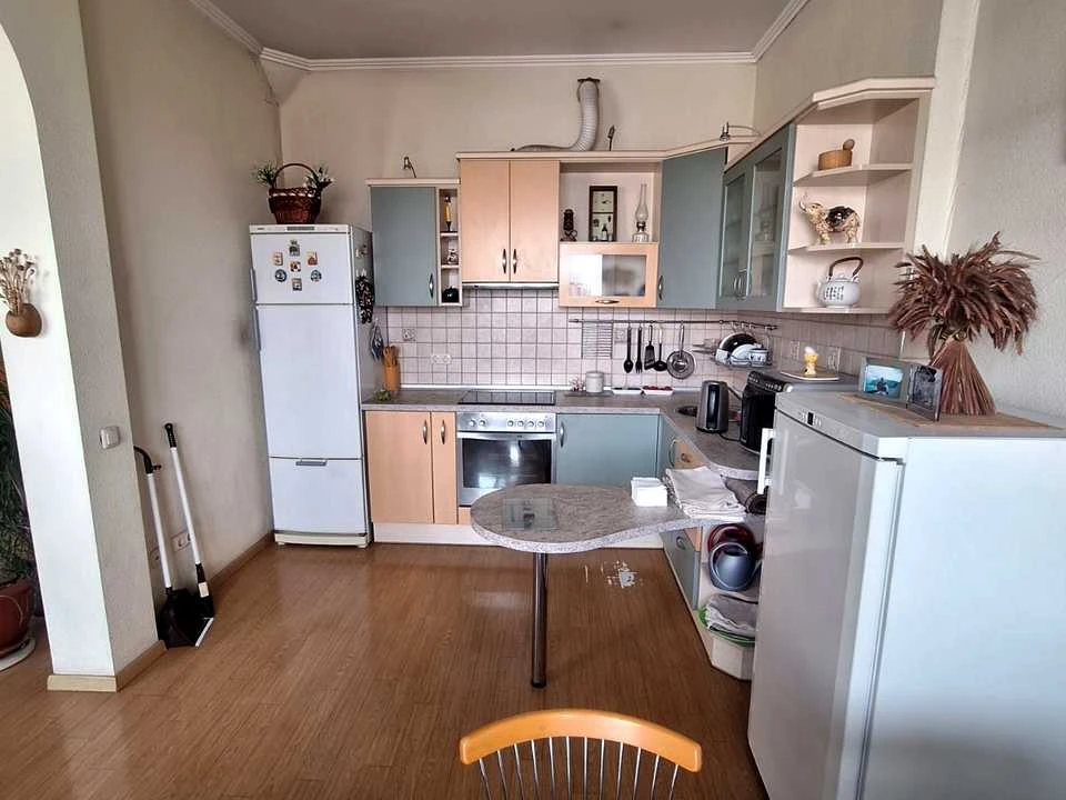 Apartment. Kyiv, Sribnokilska Street.