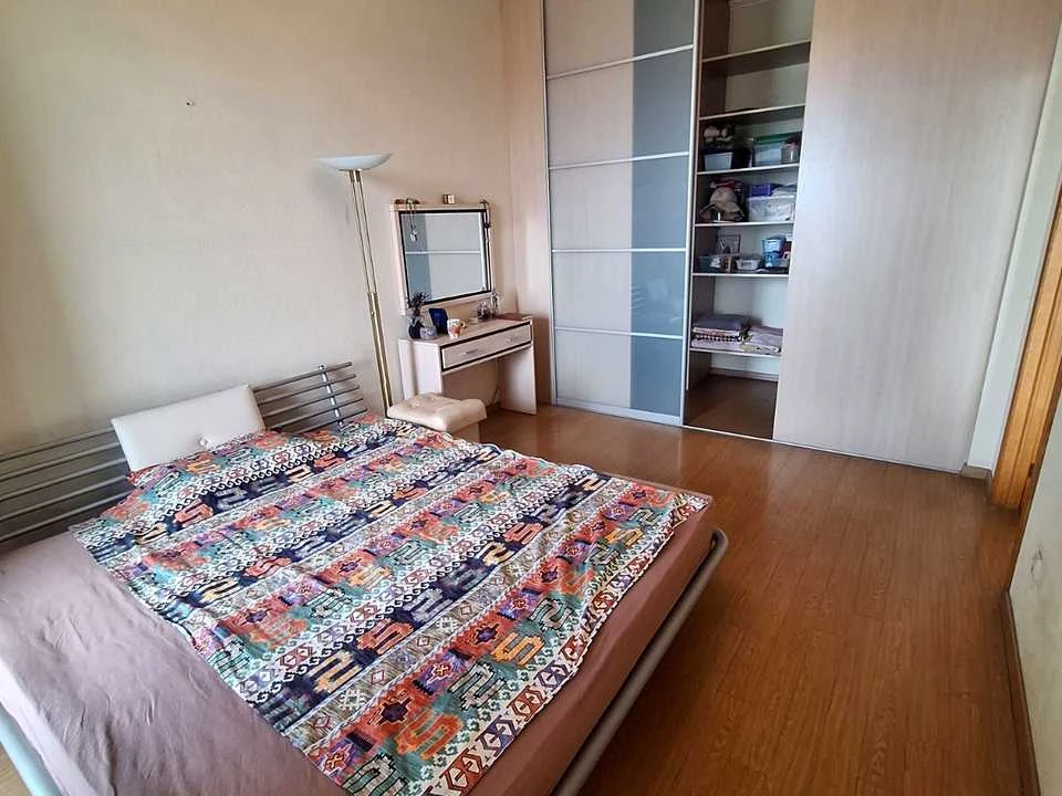 Apartment. Kyiv, Sribnokilska Street.