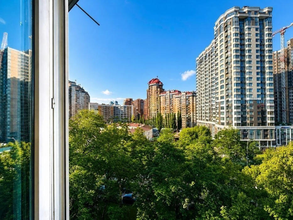 Two-room apartment near Pecherska metro station