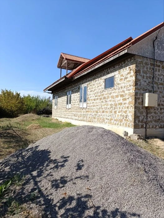 New construction beautiful house + garage Owner! Certificate