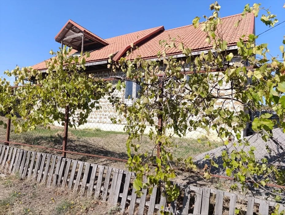 New construction beautiful house + garage Owner! Certificate