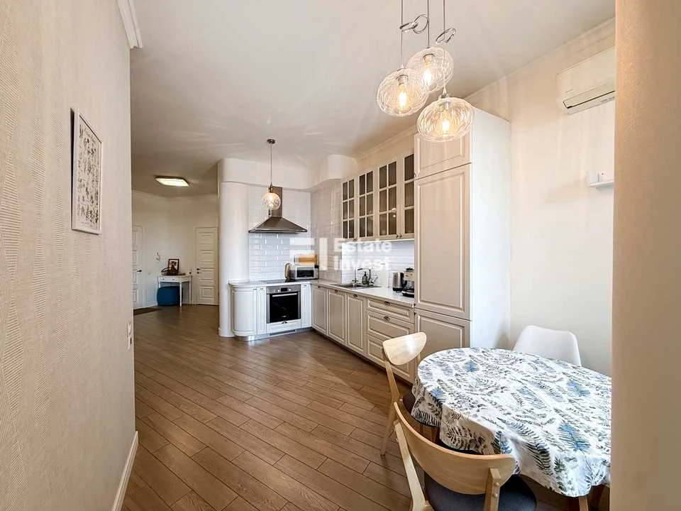 Apartment. Kharkiv, Yevhena Chykalenko Lane. (Karbysheva)