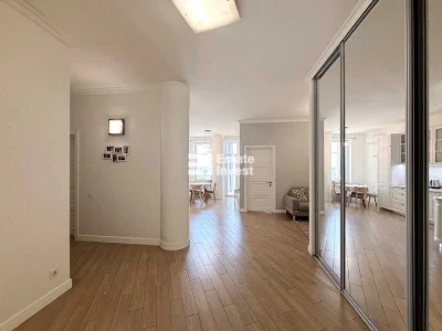 Apartment. Kharkiv, Yevhena Chykalenko Lane. (Karbysheva)