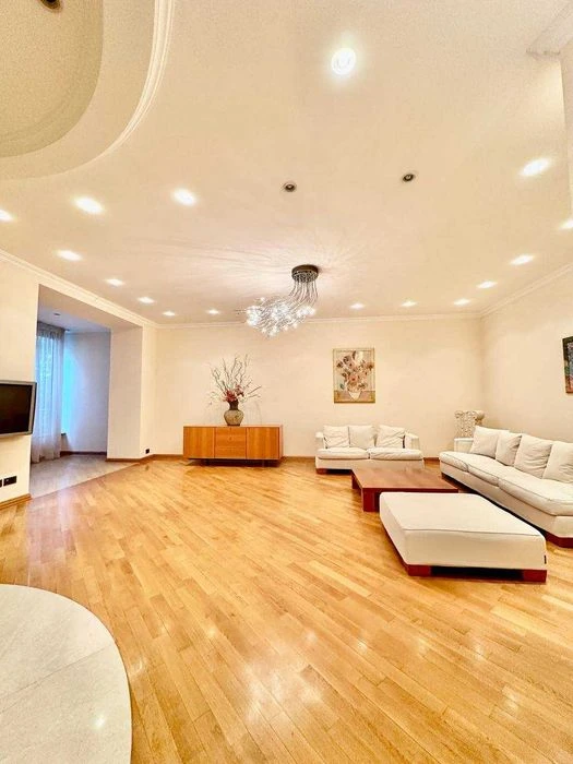 Квартира на Дунаева 256м