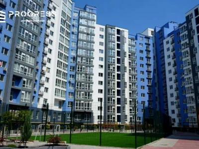 Квартира. Ивано-Франковск, Княгинин ул., (Дом 18)
