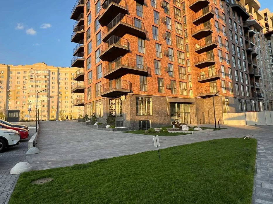Продажа 2к квартиры 77.4 кв. м., ЖК Dream Lake, Винница